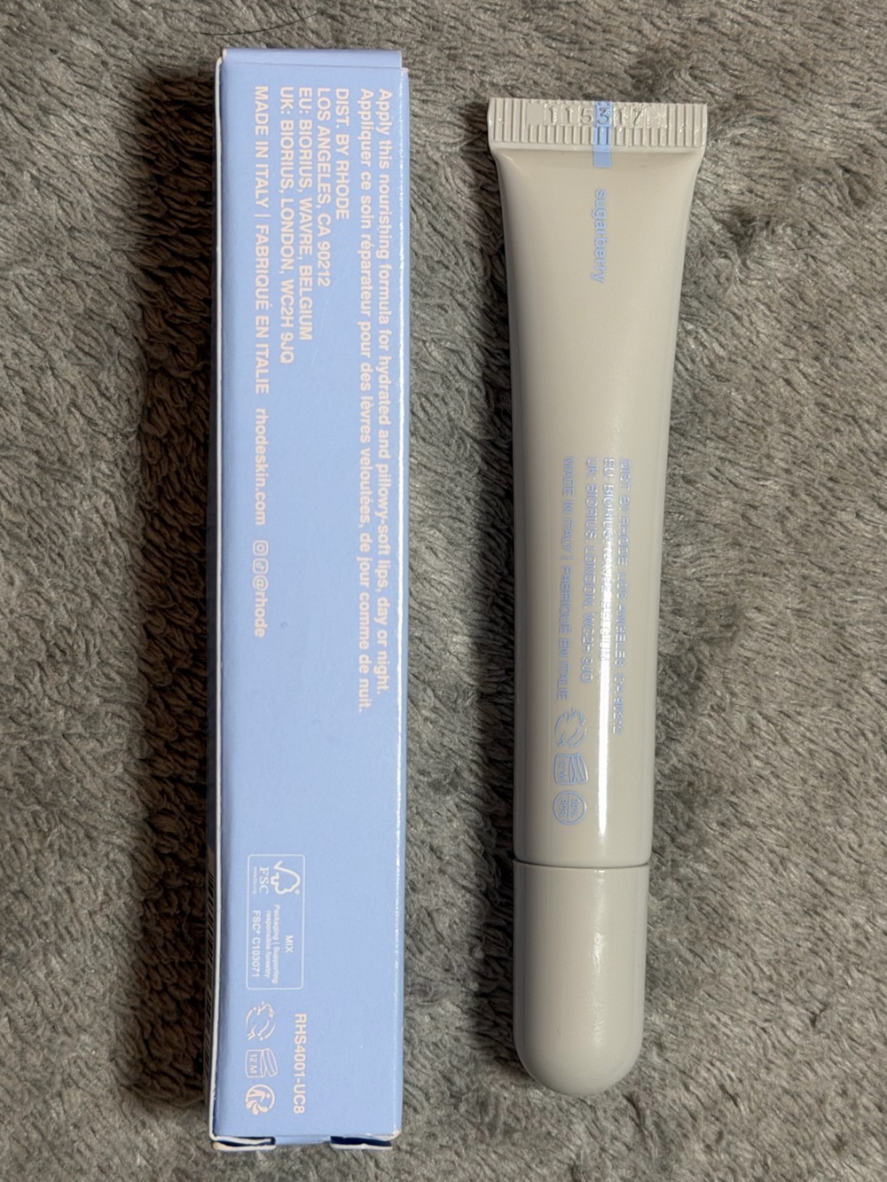 RHODE Mecca Exclusive Peptide Lip Treatment in Sugarberry🫐 - Picture 4 of 5